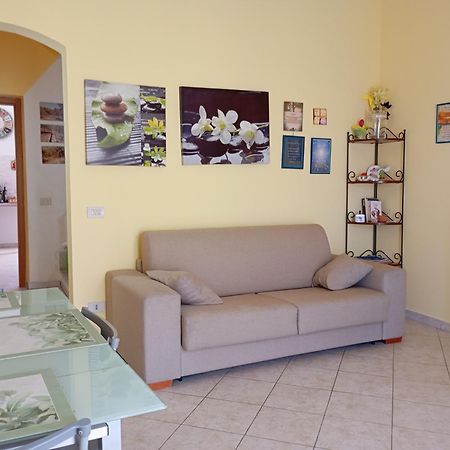 A Casa Di Ste - Vicino Aeroporto Falcone Borsellino Карини Екстериор снимка