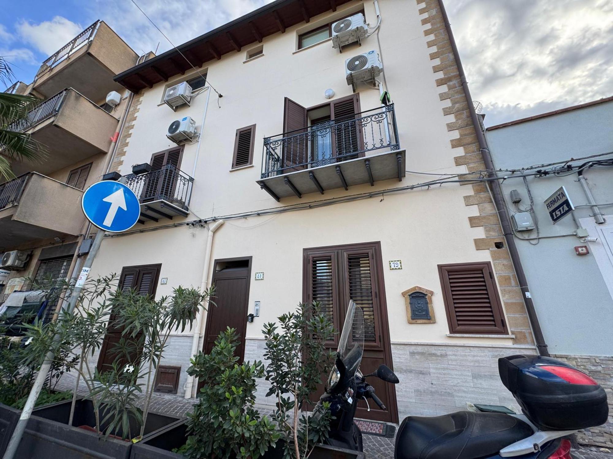A Casa Di Ste - Vicino Aeroporto Falcone Borsellino Карини Екстериор снимка